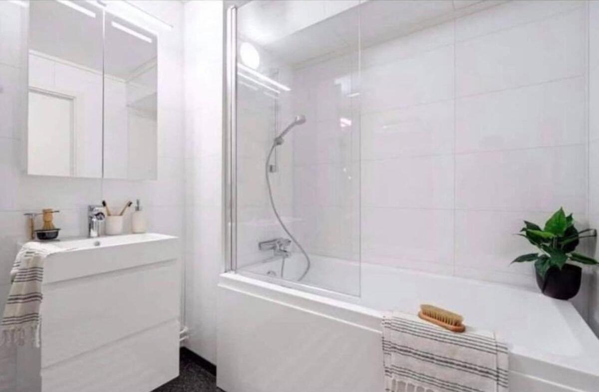 Miracle Tromso, Cozy Double Bed Private Room In A Shared Apartment With Stunning Tromso Views Dış mekan fotoğraf